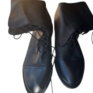 Woman’s Black Leather Shoes sz 39